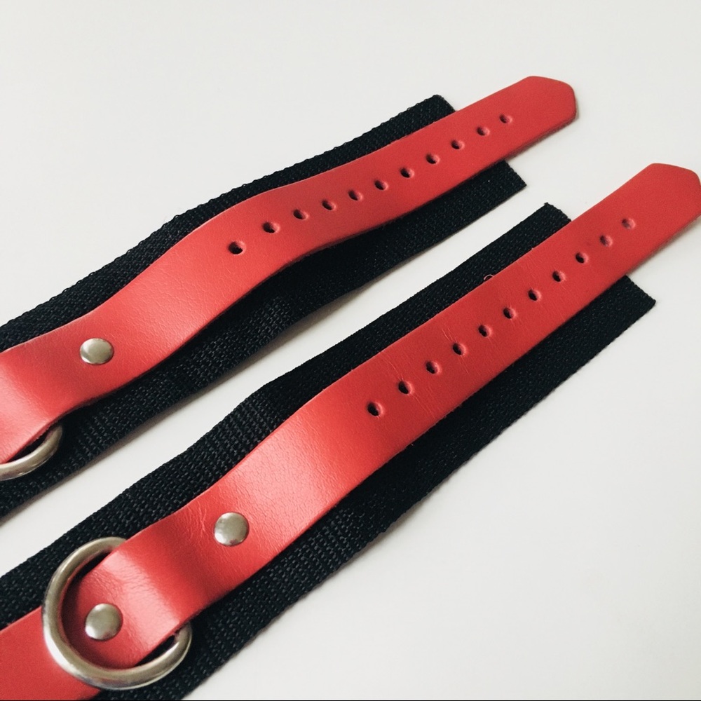 RED LEATHER CUFFS - Picture 3 of 5